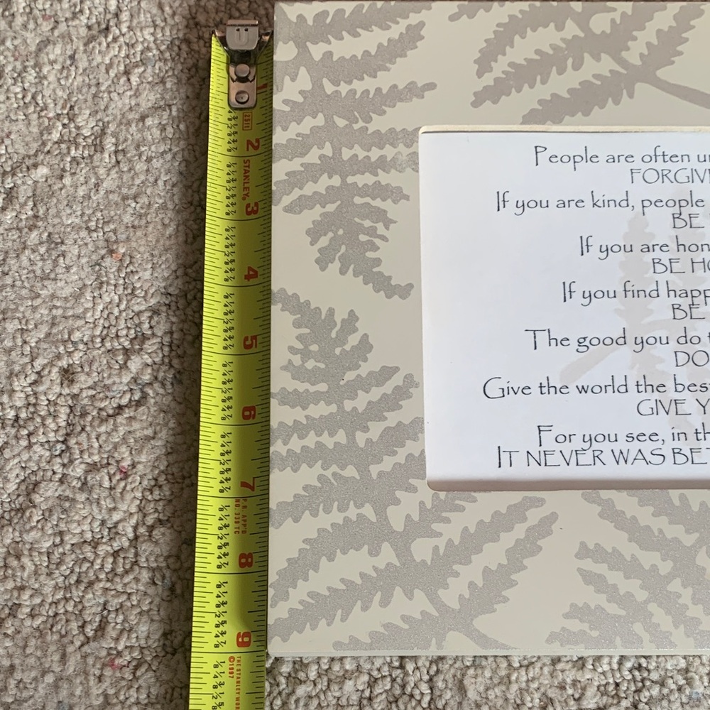 Decorative Leaf Patterned Picture Frame - Picture 4 of 5
